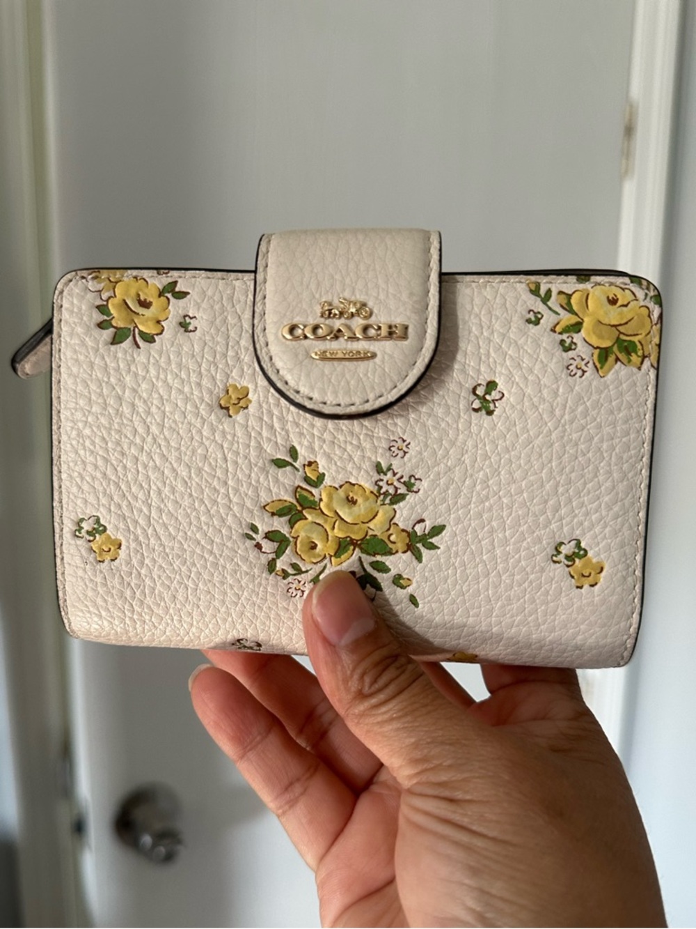 Coach medium corner Zip Wallet with floral Print